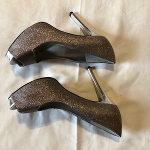 GUESS Beautiful and sexy heels
